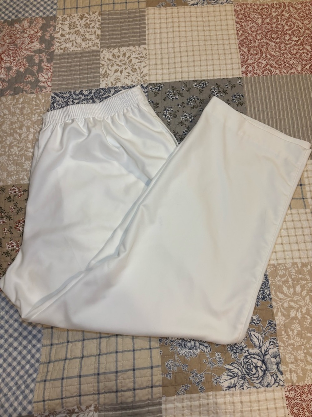 Alfred Dunner White Elastic Waist pull on Pants
